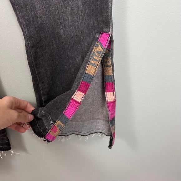 APNY Crop Flare Jean Side Hem Embroidery Mid Rise Black Dark Wash Denim size 4 - Picture 6 of 11